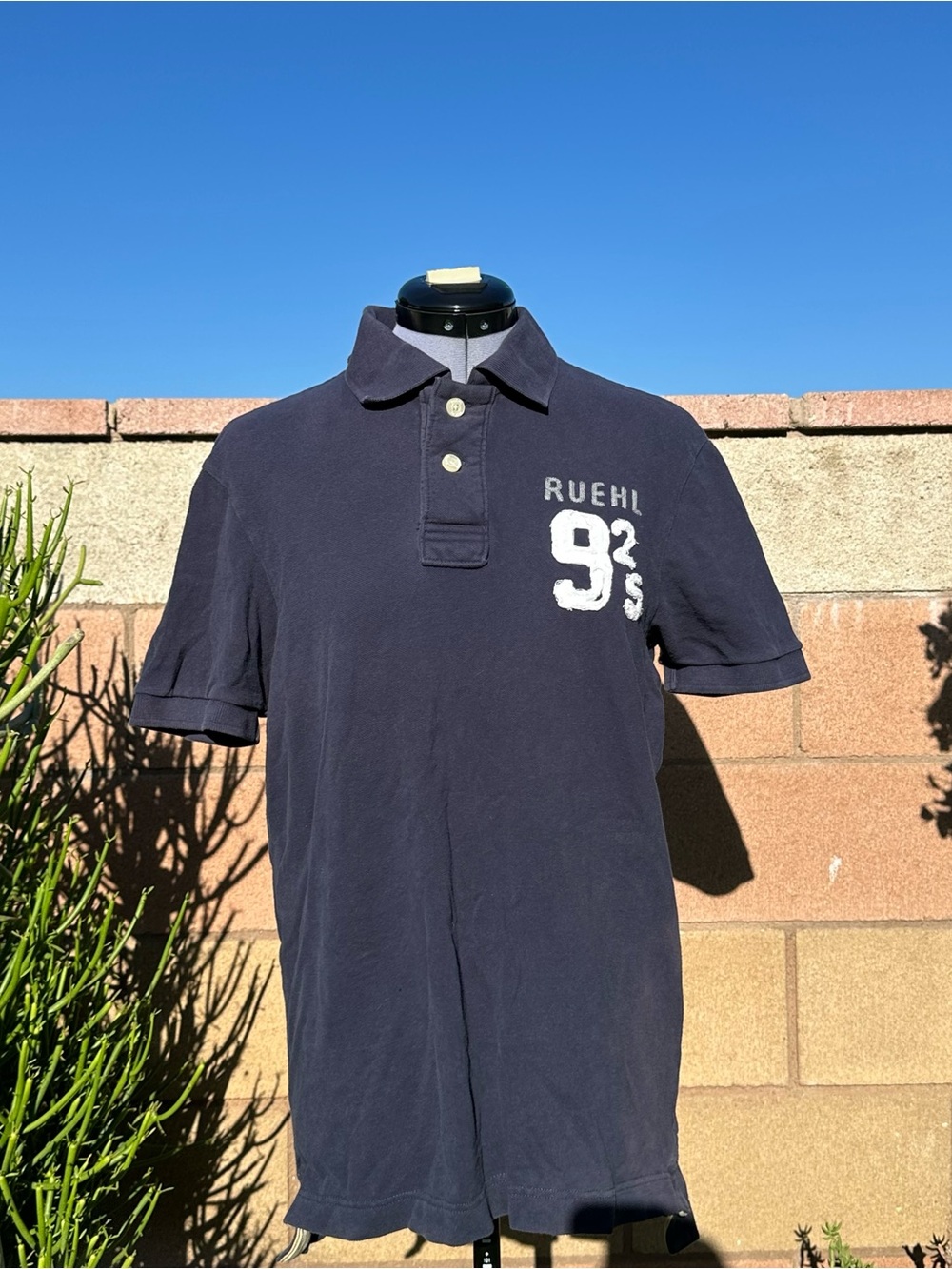 Ruehl No. 925 Size Large Navy Blue and White Embroidered Short Sleeve Polo